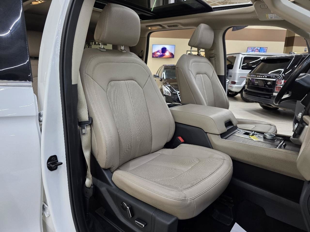 Used 2023 Ford Expedition Max Limited RWD image 22