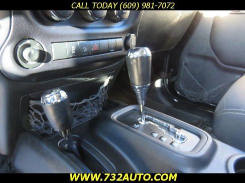 Used 2014 Jeep Wrangler Unlimited Sahara image 13