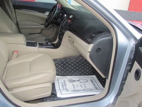 Used 2013 Chrysler 300 RWD image 11