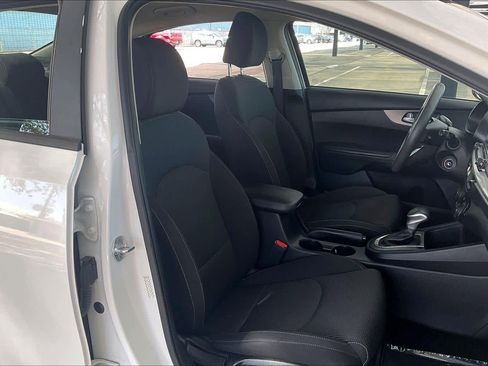 Used 2019 Kia Forte LXS image 8