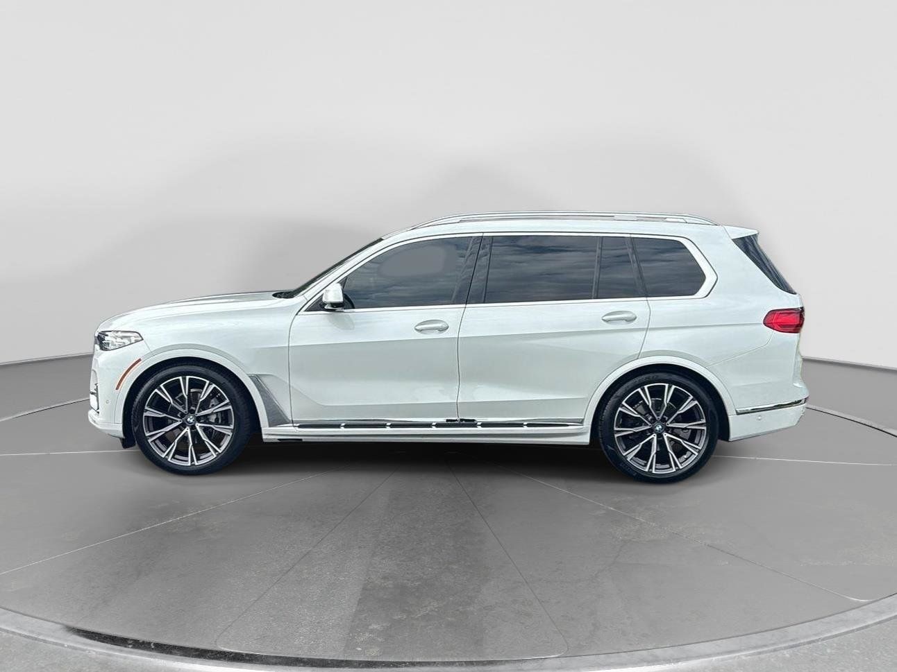 Used 2022 BMW X7 xDrive40i w/ Premium Package AWD/4WD image 2