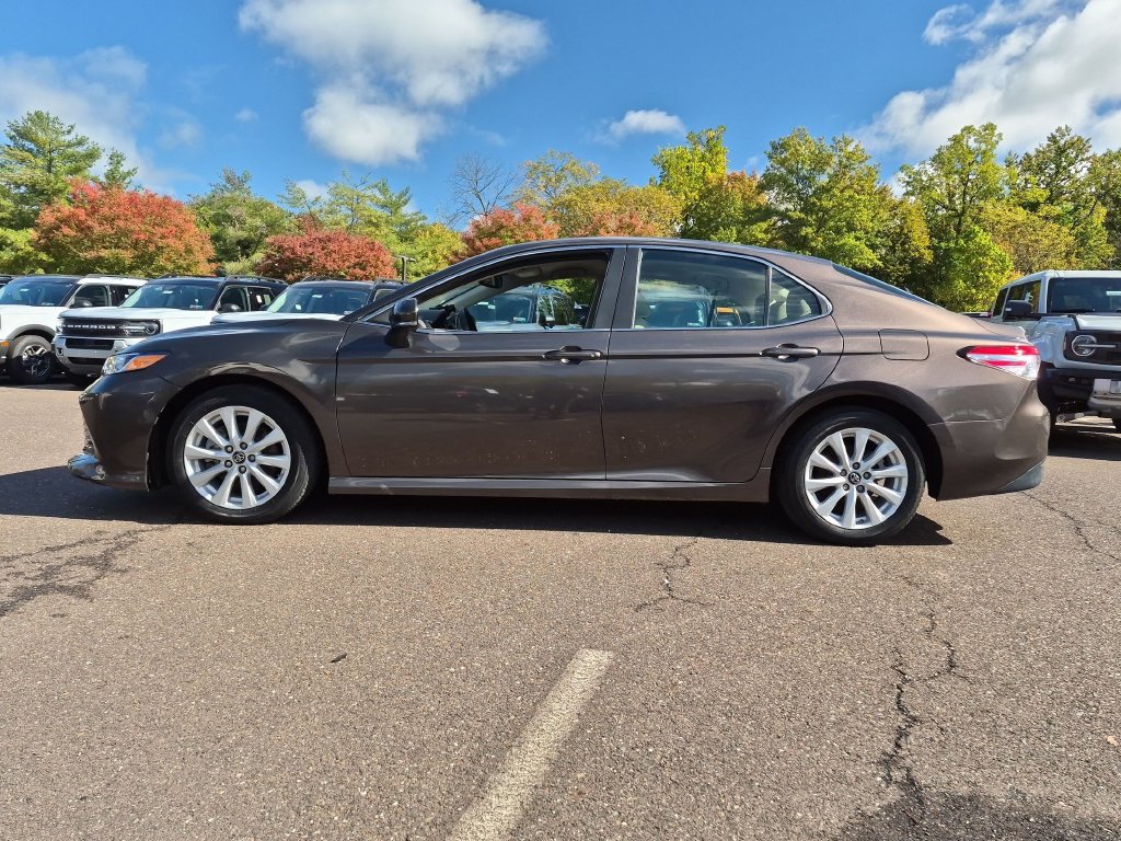 Used 2018 Toyota Camry LE w/ Convenience Package FWD image 6