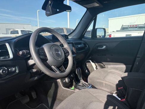 Used 2021 Jeep Renegade Latitude w/ Sun & Sound Group AWD/4WD image 12