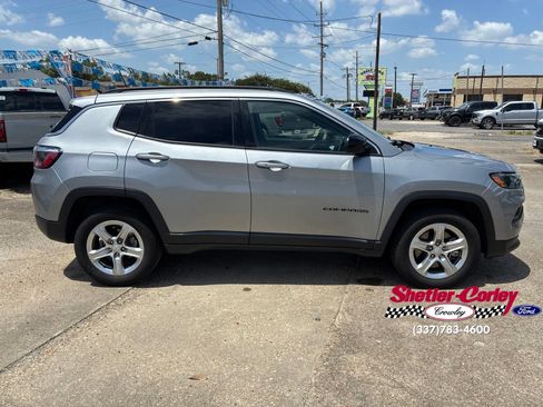 Used 2024 Jeep Compass Latitude AWD/4WD image 20