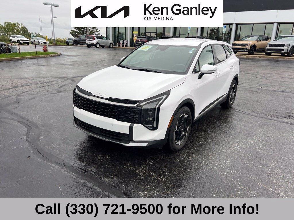 Certified 2026 Kia Sportage EX FWD image 3