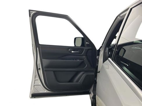 New 2026 Nissan Armada SL w/ Captain's Chari Seat Package RWD image 26