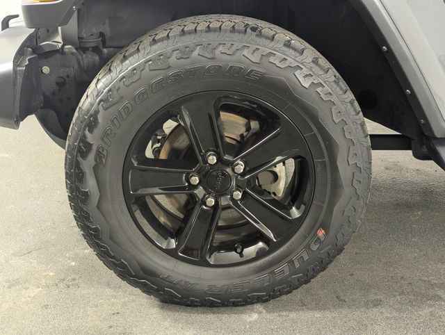 Used 2023 Jeep Wrangler Unlimited Sahara AWD/4WD image 10