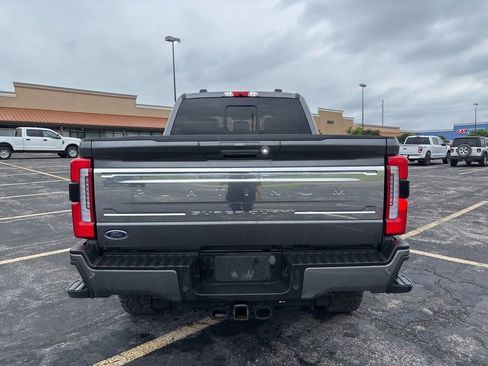 Used 2023 Ford F250 Platinum w/ Tremor Off-Road Package AWD/4WD image 6