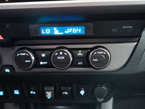 Used 2023 Toyota Tacoma TRD Sport w/ Technology Package AWD/4WD image 30
