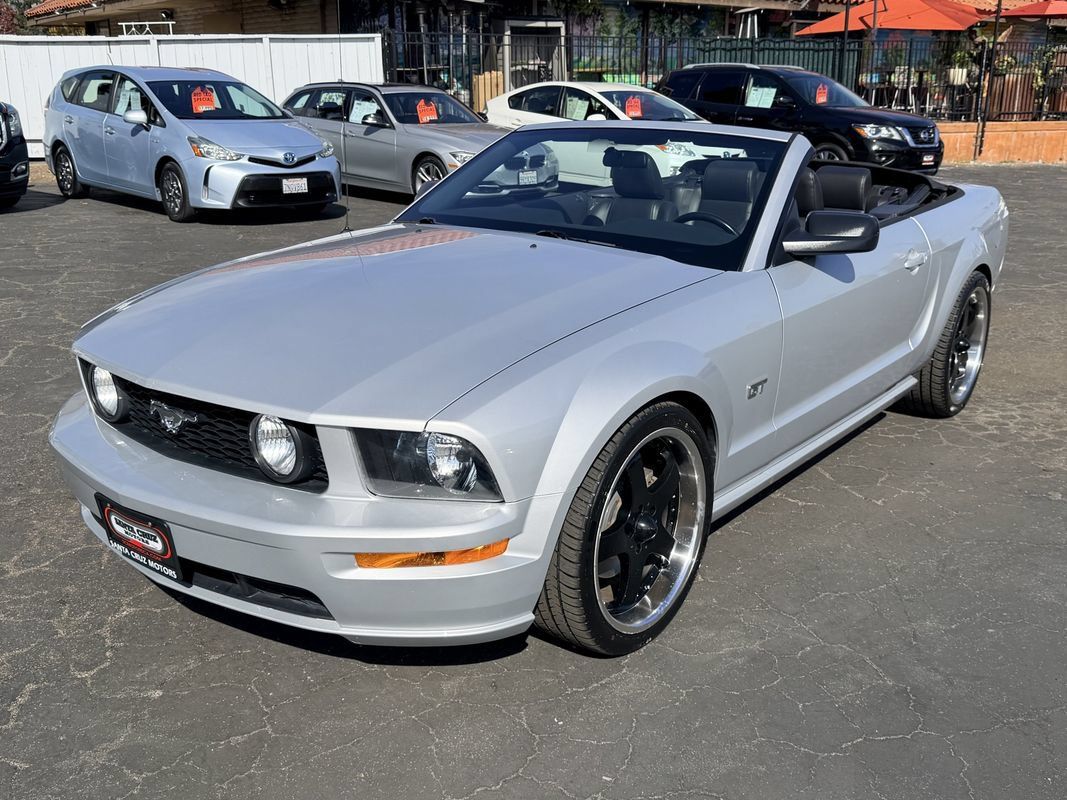 Used 2005 Ford Mustang GT RWD image 10