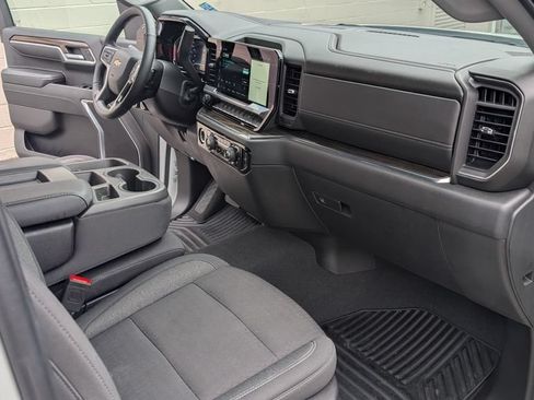 Used 2024 Chevrolet Silverado 1500 LT AWD/4WD image 17