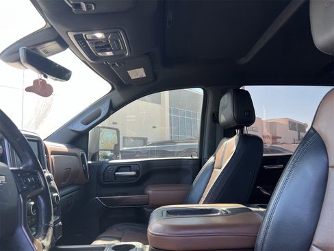 Used 2020 Chevrolet Silverado 2500 High Country w/ Z71 Off-Road Package image 10