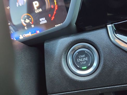 Used 2025 Chevrolet Colorado Trail Boss image 19