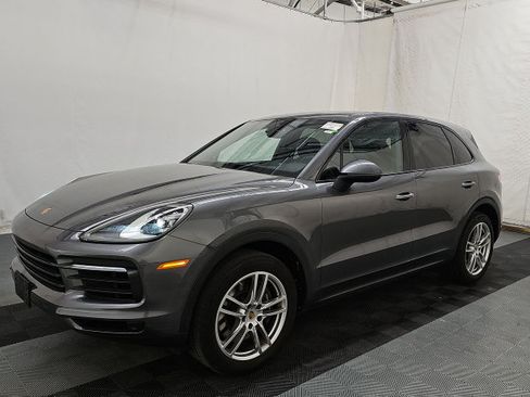 Used 2023 Porsche Cayenne AWD/4WD image 2