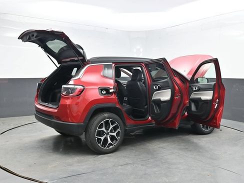 Used 2025 Jeep Compass Limited AWD/4WD image 47