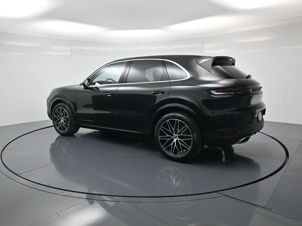 Certified 2026 Porsche Cayenne AWD/4WD image 3