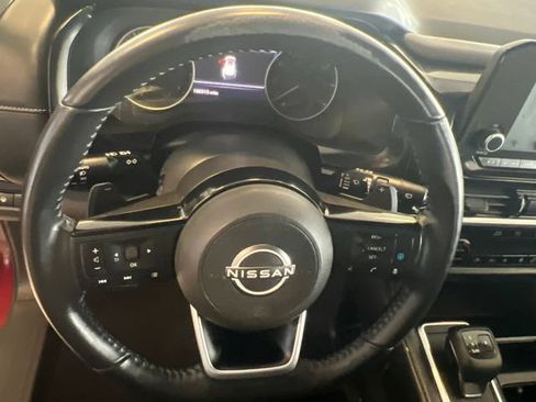 Used 2022 Nissan Pathfinder SV AWD/4WD image 23
