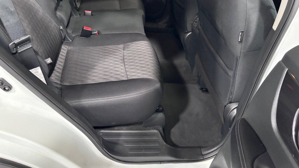 Used 2018 Nissan Rogue SV AWD/4WD image 24