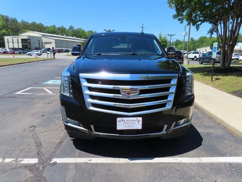 Used 2018 Cadillac Escalade Premium Luxury RWD image 12