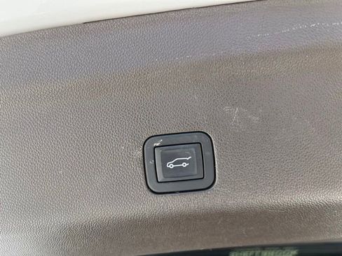 Used 2025 Chevrolet Suburban Z71 w/ Comfort Package AWD/4WD image 30