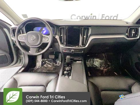 Used 2024 Volvo S60 B5 Core FWD image 7