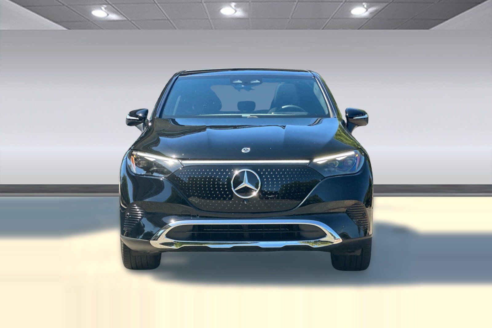 Used 2026 Mercedes-Benz EQE 320 4MATIC SUV image 5