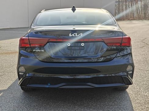 Used 2022 Kia Forte LXS image 4