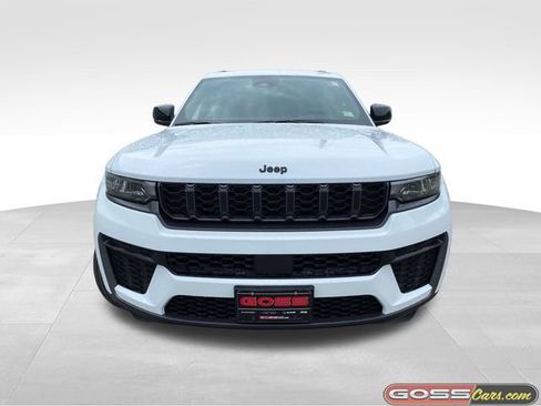 New 2026 Jeep Grand Cherokee L 4WD image 2