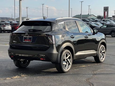 New 2026 Nissan Kicks SV image 4