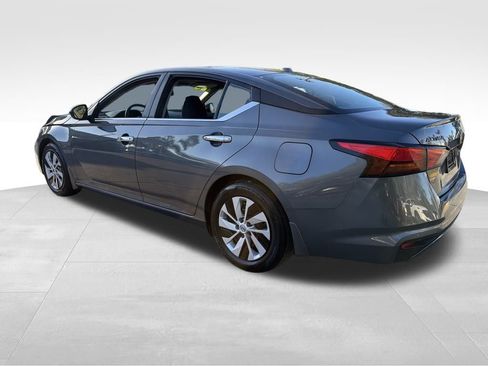 Used 2025 Nissan Altima 2.5 S image 5