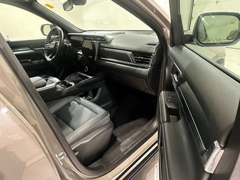 Used 2025 GMC Terrain Elevation w/ Elevation Premium Package AWD/4WD image 26