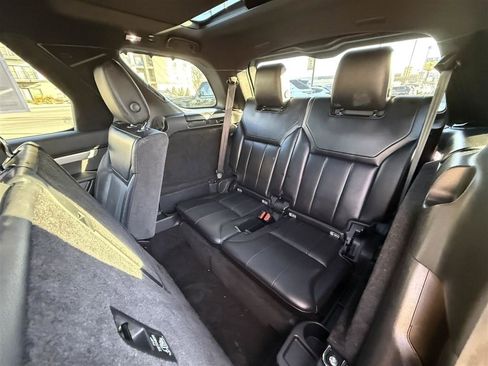Used 2020 Land Rover Discovery Landmark AWD/4WD image 20