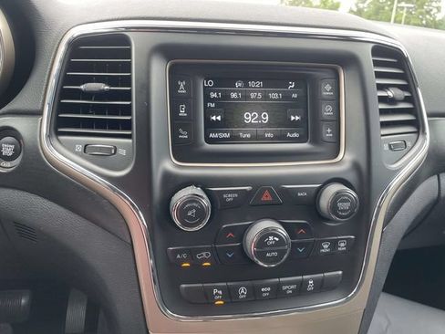 Used 2017 Jeep Grand Cherokee Laredo w/ Quick Order Package 2BE RWD image 18