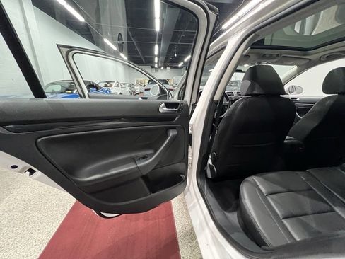 Used 2011 Volkswagen Jetta TDI image 19