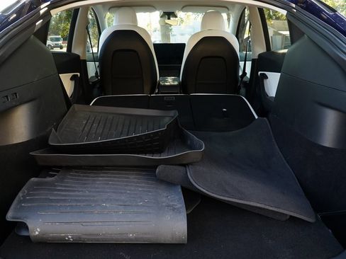 Used 2021 Tesla Model Y Long Range image 37