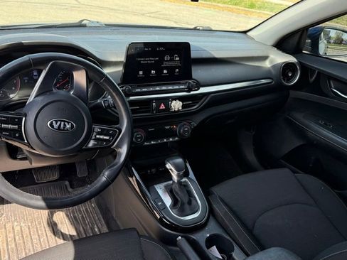 Used 2019 Kia Forte S w/ S Premium Package FWD image 9