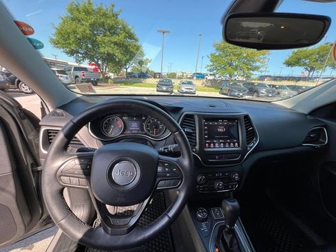 Used 2019 Jeep Cherokee Trailhawk w/ Cold Weather Group AWD/4WD image 43