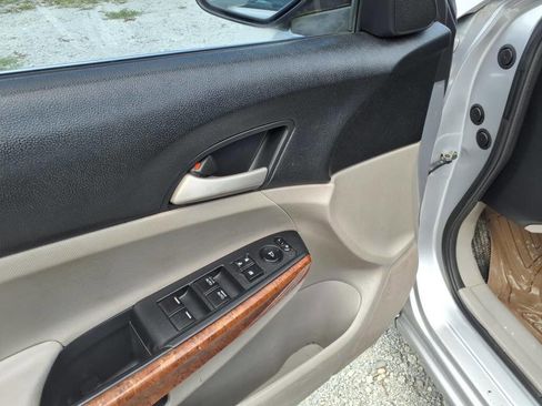Used 2011 Honda Accord EX image 10