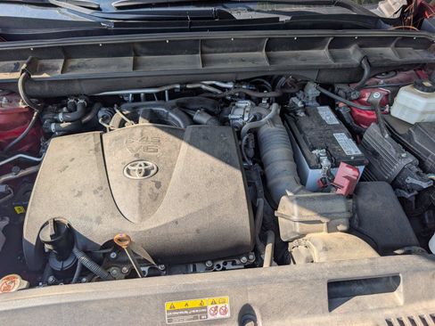 Used 2022 Toyota Highlander XSE FWD image 14