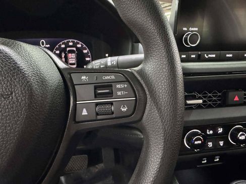 Used 2025 Honda Accord SE image 19
