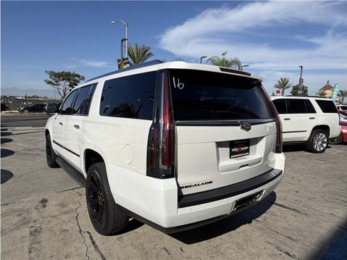 Used 2018 Cadillac Escalade ESV Luxury RWD image 63