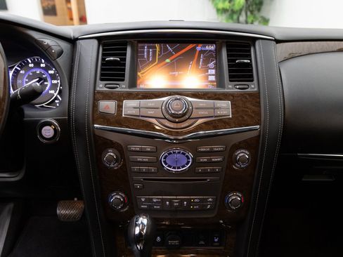 Used 2017 INFINITI QX80 4WD w/ Driver Assistance Package image 20