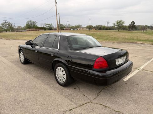 Used 2008 Ford Crown Victoria Police Interceptor image 6