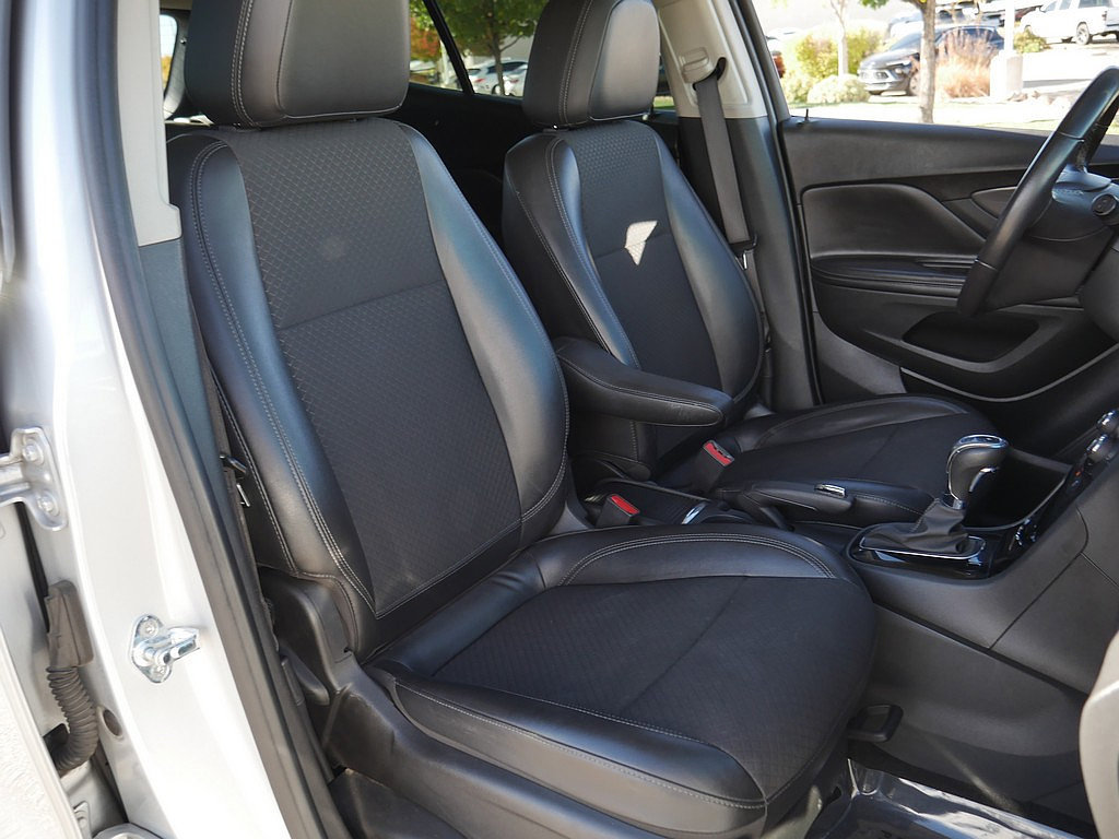 Used 2021 Buick Encore Preferred AWD/4WD image 50