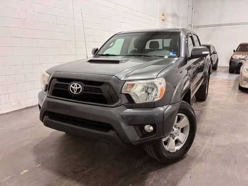Used 2014 Toyota Tacoma 4x4 Double Cab w/ TRD Sport Package image 3