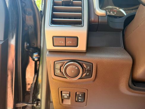 Used 2019 Ford F150 King Ranch w/ Equipment Group 601A Luxury AWD/4WD image 21