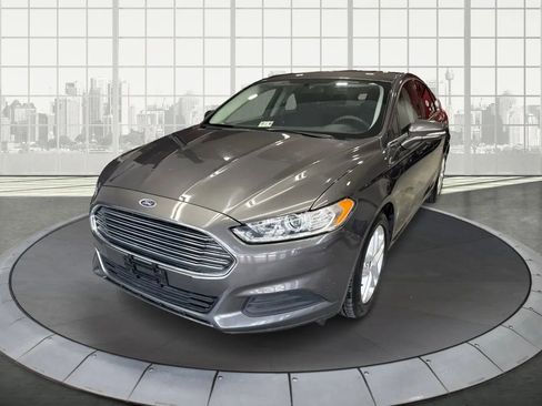 Used 2016 Ford Fusion SE image 7