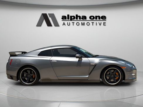 Used 2013 Nissan GT-R Black Edition AWD/4WD image 7