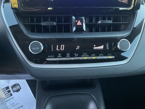 Used 2025 Toyota Corolla LE FWD image 26