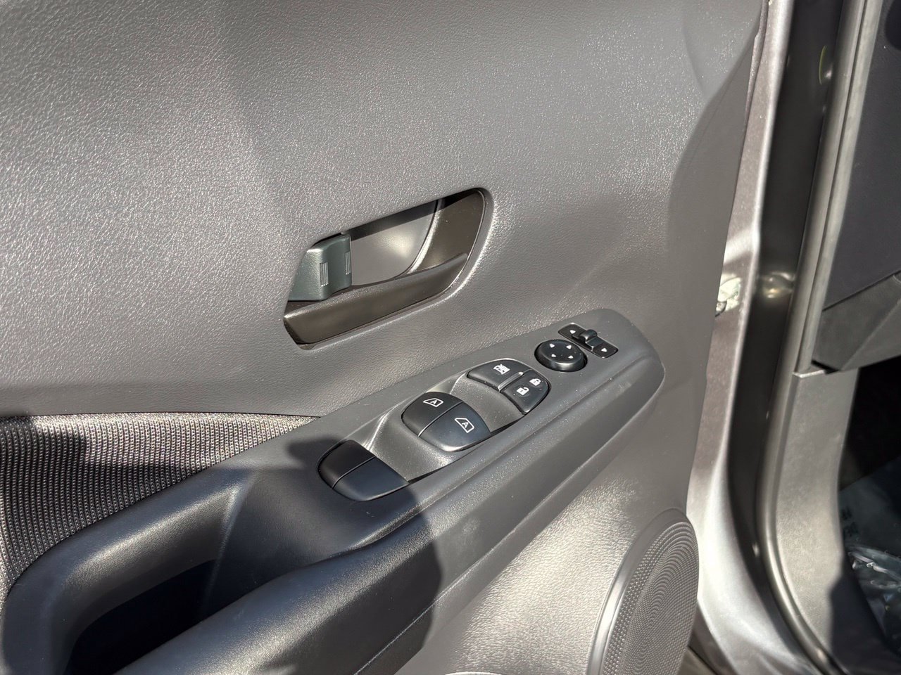 Certified 2025 Nissan Kicks Play S FWD image 21